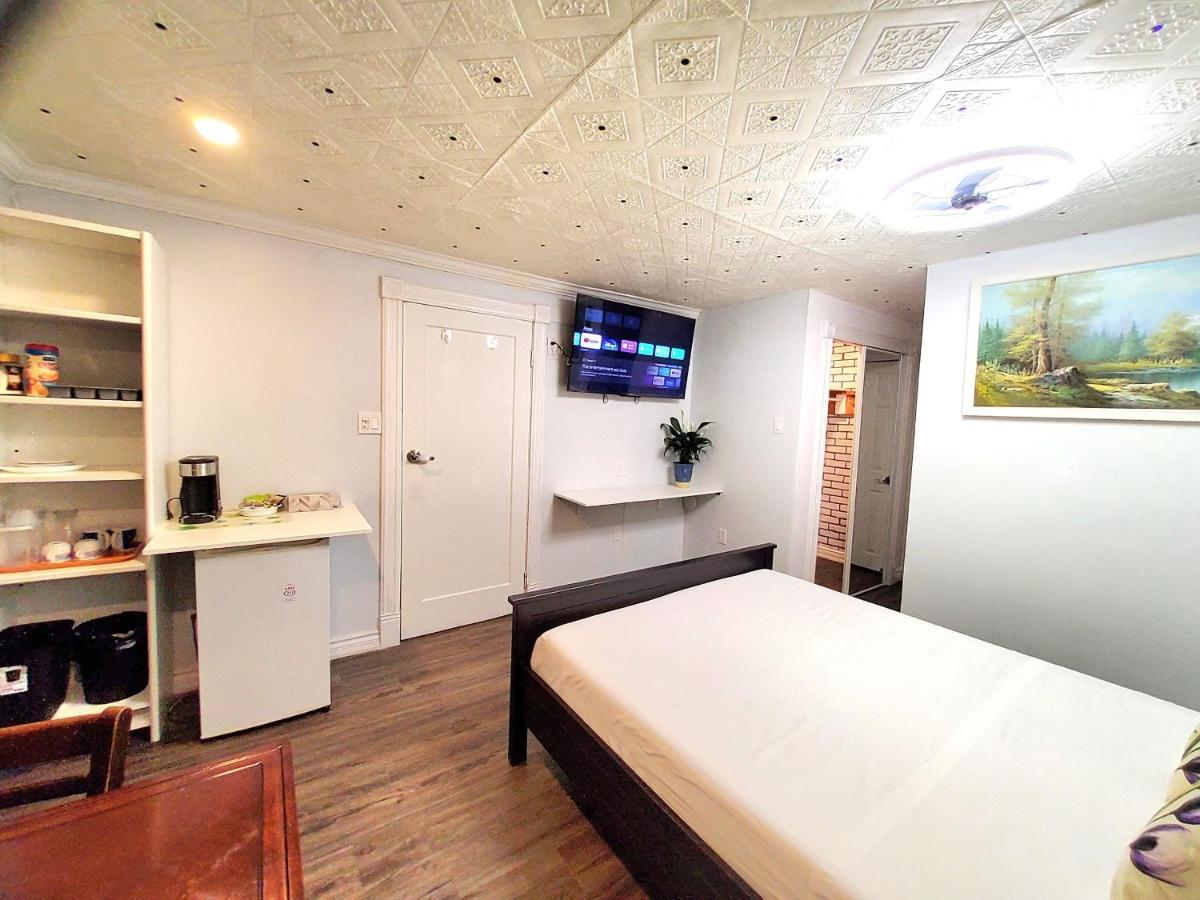 Renovated Cozy Bedroom With Private Washroom Toronto Kültér fotó