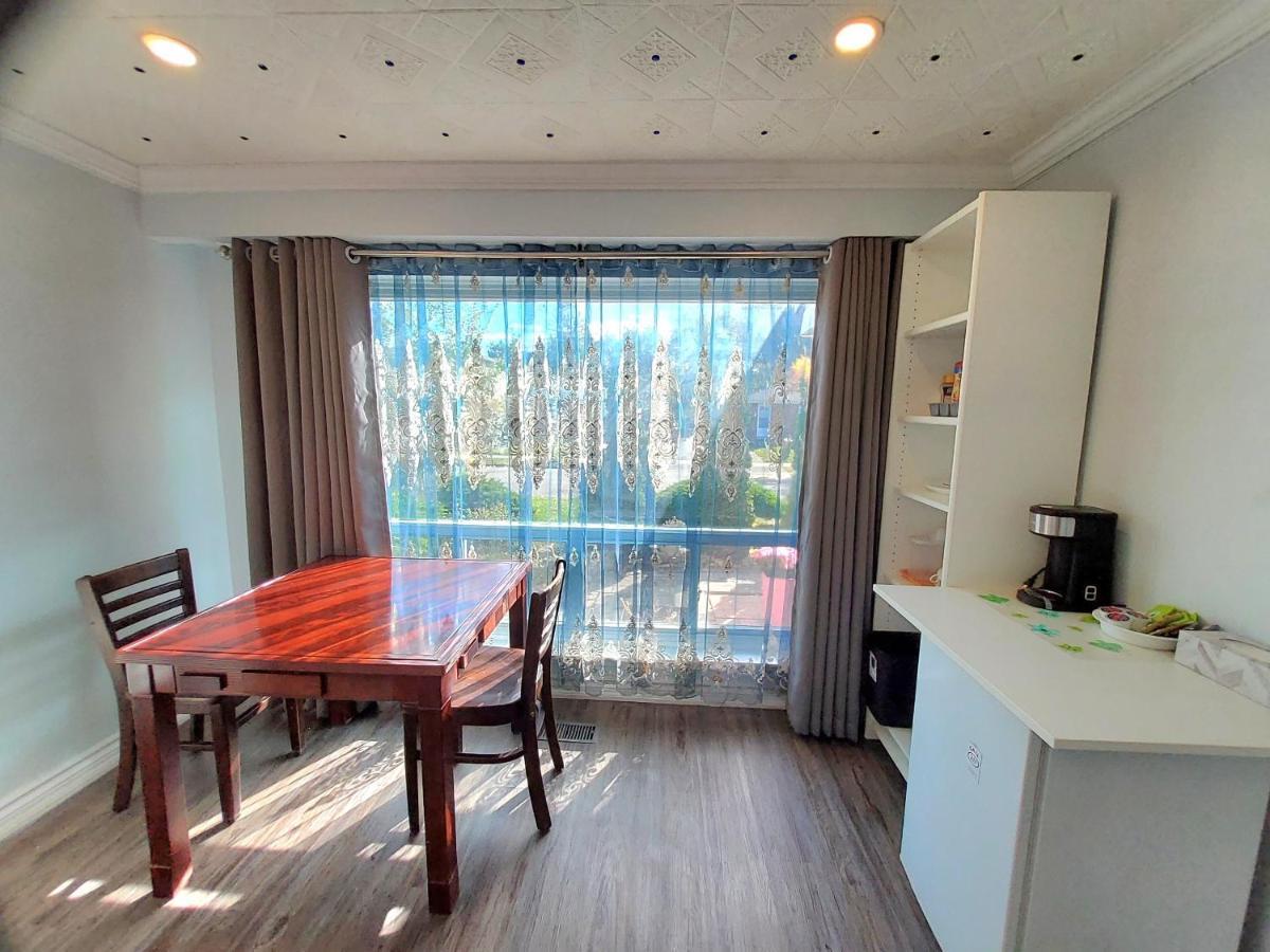 Renovated Cozy Bedroom With Private Washroom Toronto Kültér fotó