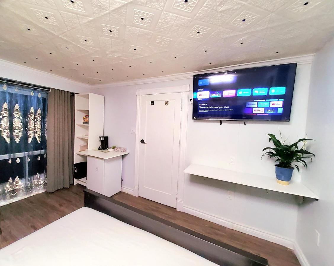 Renovated Cozy Bedroom With Private Washroom Toronto Kültér fotó
